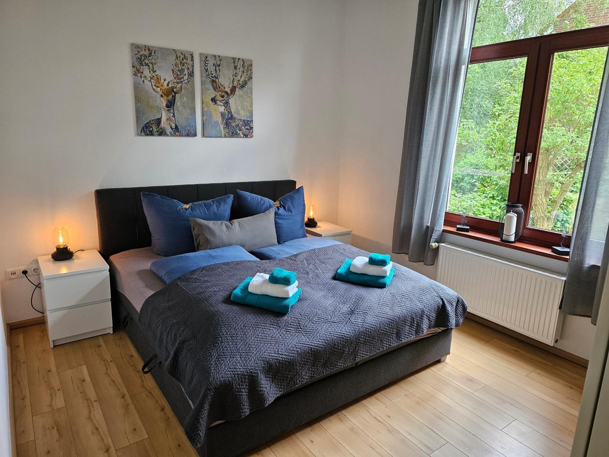 95Qm Erdgeschosswohnung Im Villenviertel Vollausgestattet Mit Kamin, Balkon Und Garten - Wlan Gratis Wilhelmshaven Luaran gambar